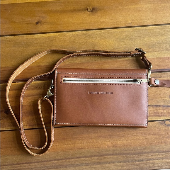 Portland Leather Tan Crossbody Bag with Pink and Cream Strap - Picture 2 of 3
